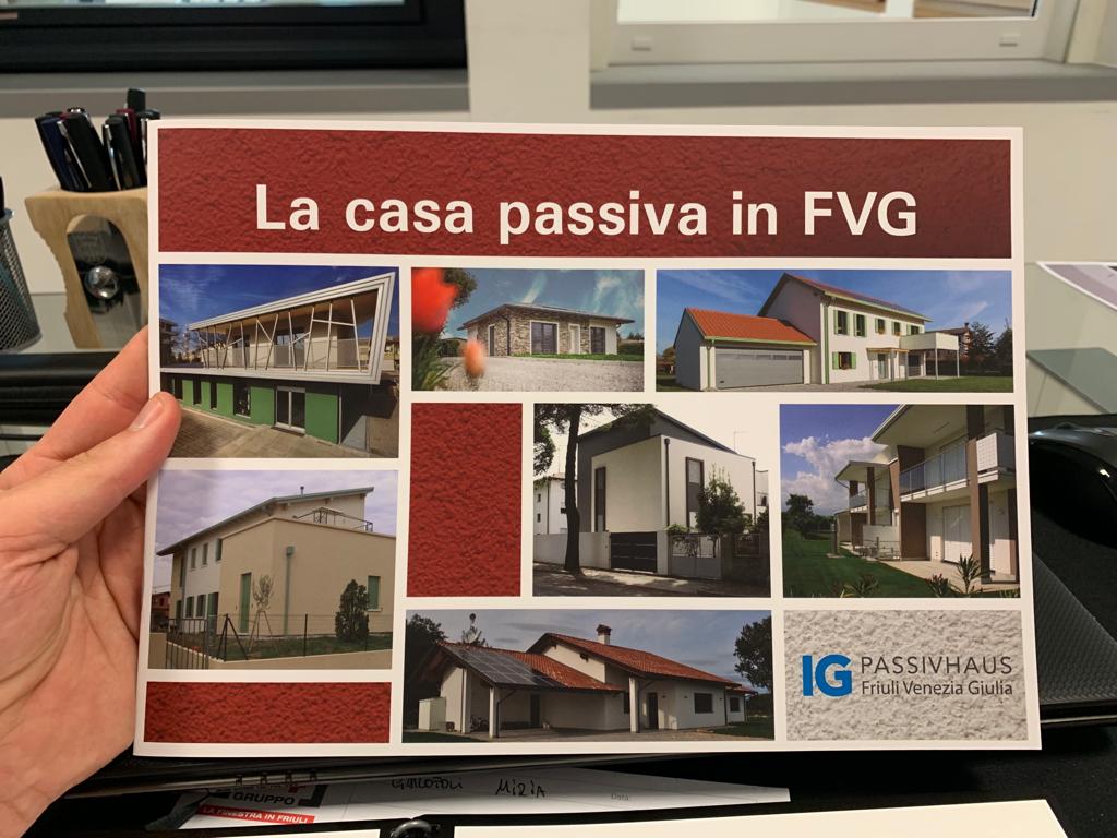 Casa Passiva In Friuli Venezia Giulia: Finestra4, protagonista anche in copertina.